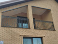 Балкон кованый в стиле Неоклассицизм с листьми - фото