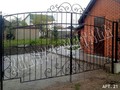 Кованые ворота в стиле классического прованса - фото