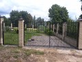 Кованые ворота с геометрическим орнаментом - фото