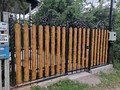 Кованые ворота с альпийским узором в стиле шале - фото
