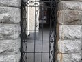 Кованые ворота в неоготическом стиле - фото