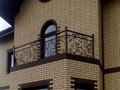 Балкон кованый в стиле Неоклассицизм с вензелями - фото