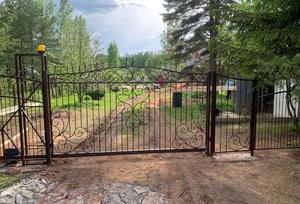 Кованые откатные ворота в классическом стиле - фото 12