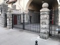 Кованые ворота в готическом стиле - фото
