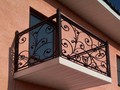 Балкон кованый маленький с завитками - фото