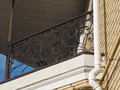Балкон кованый в стиле Модерн - фото