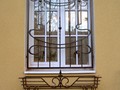 Кованая решетка на окно арт. 11 - фото